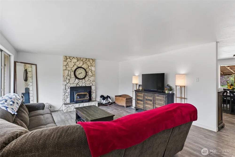 39 Neilton Lane Humptulips, WA 98552