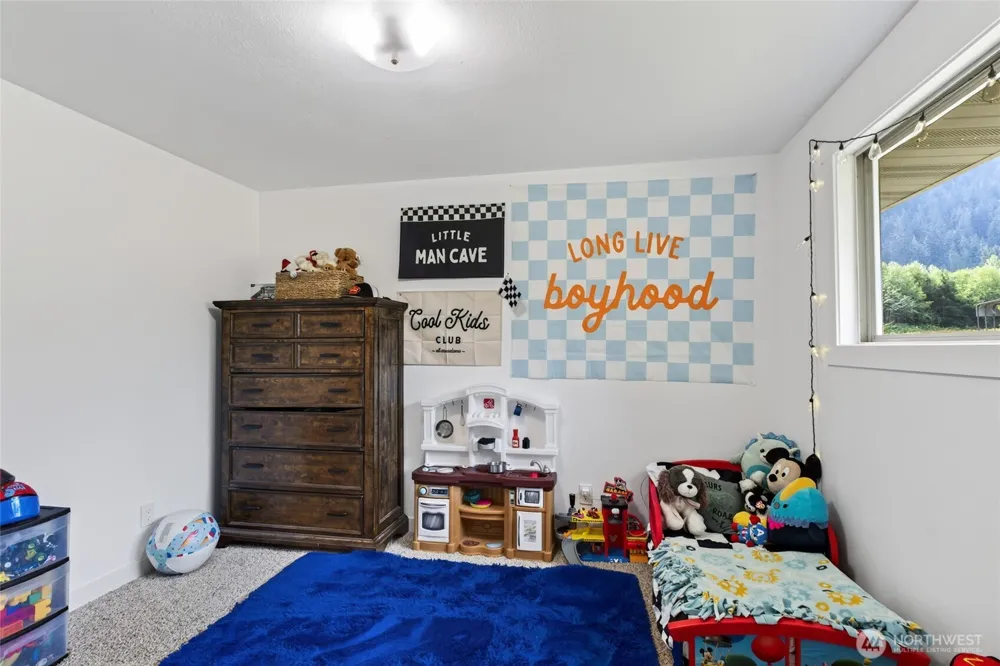 39 Neilton Lane Humptulips, WA 98552