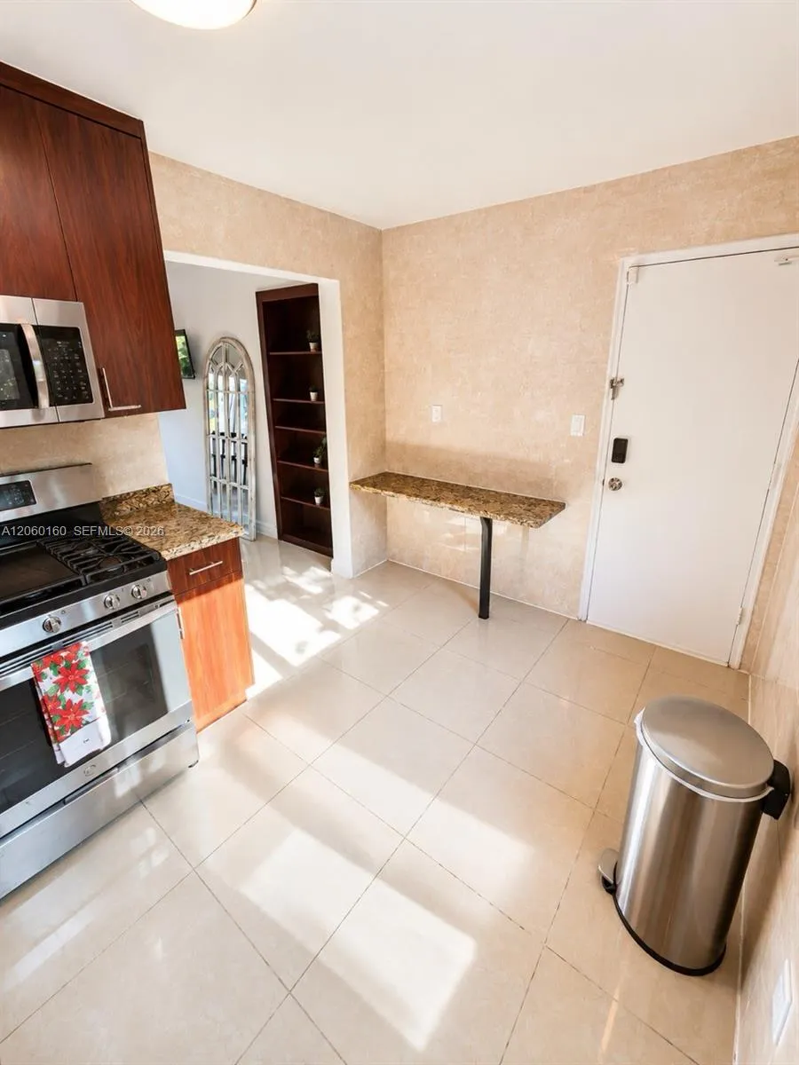 1050 94th St #2 Bay Harbor Islands, FL 33154