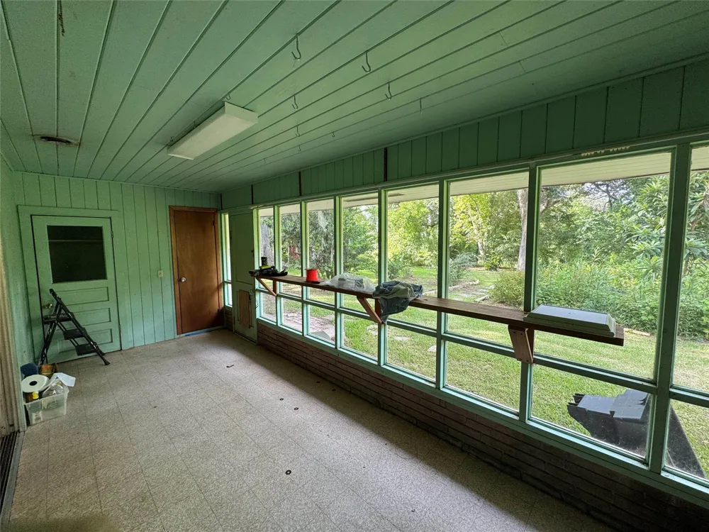 408 Oak Drive Lake Jackson, TX 77566