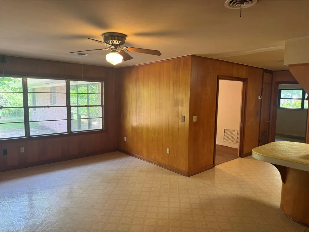 408 Oak Drive Lake Jackson, TX 77566