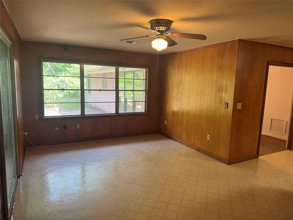 408 Oak Drive Lake Jackson, TX 77566