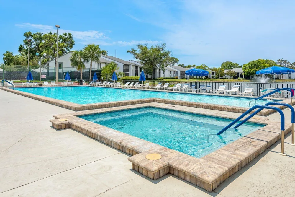 1179 PINE RIDGE CIRCLE W #G1 Tarpon Springs, FL 34688