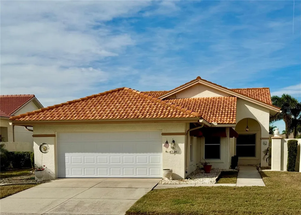 4720 PERIDIA BOULEVARD E Bradenton, FL 34203