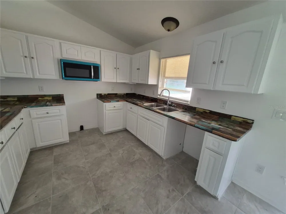1160 W GENEVA PLACE Citrus Springs, FL 34434