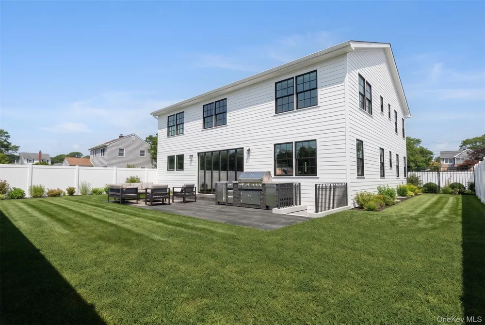 50 Cliff Lane Levittown, NY 11756