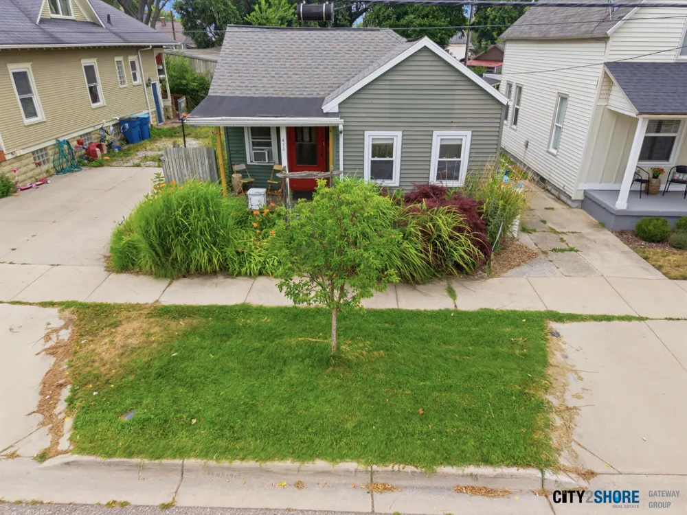 413 6th Street Grand Haven, MI 49417