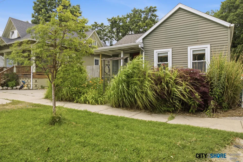413 6th Street Grand Haven, MI 49417