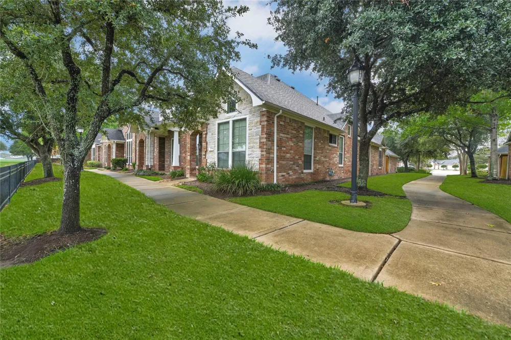 2634 Arbor Hill Lane Pearland, TX 77584