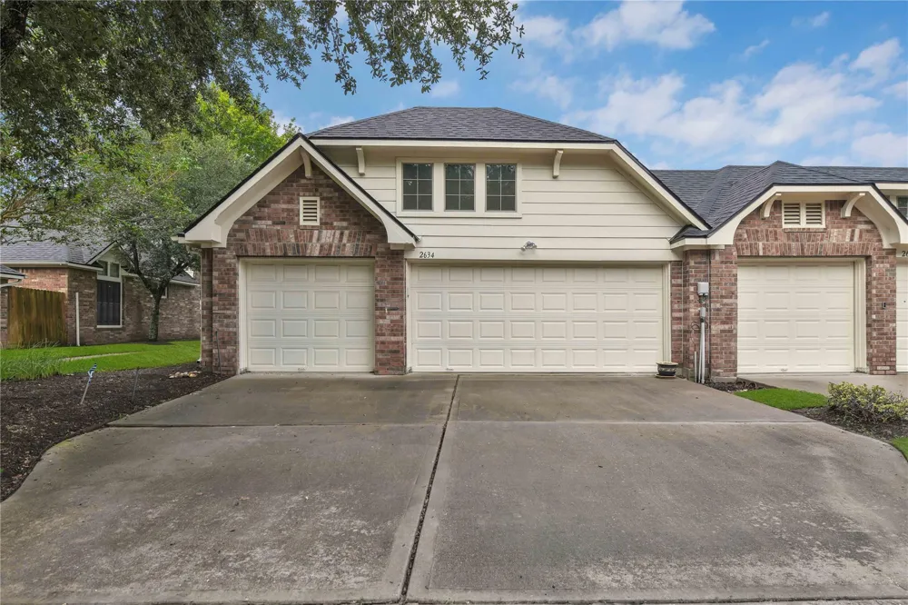2634 Arbor Hill Lane Pearland, TX 77584