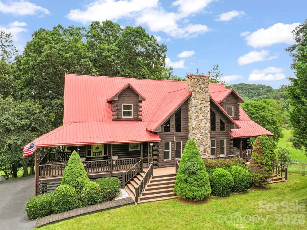 42 Chinaberry Court Waynesville, NC 28785