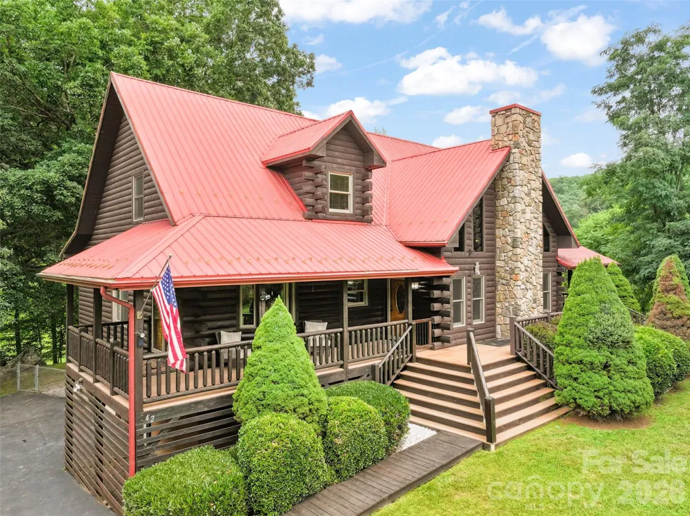 42 Chinaberry Court Waynesville, NC 28785