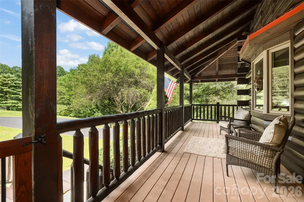 42 Chinaberry Court Waynesville, NC 28785