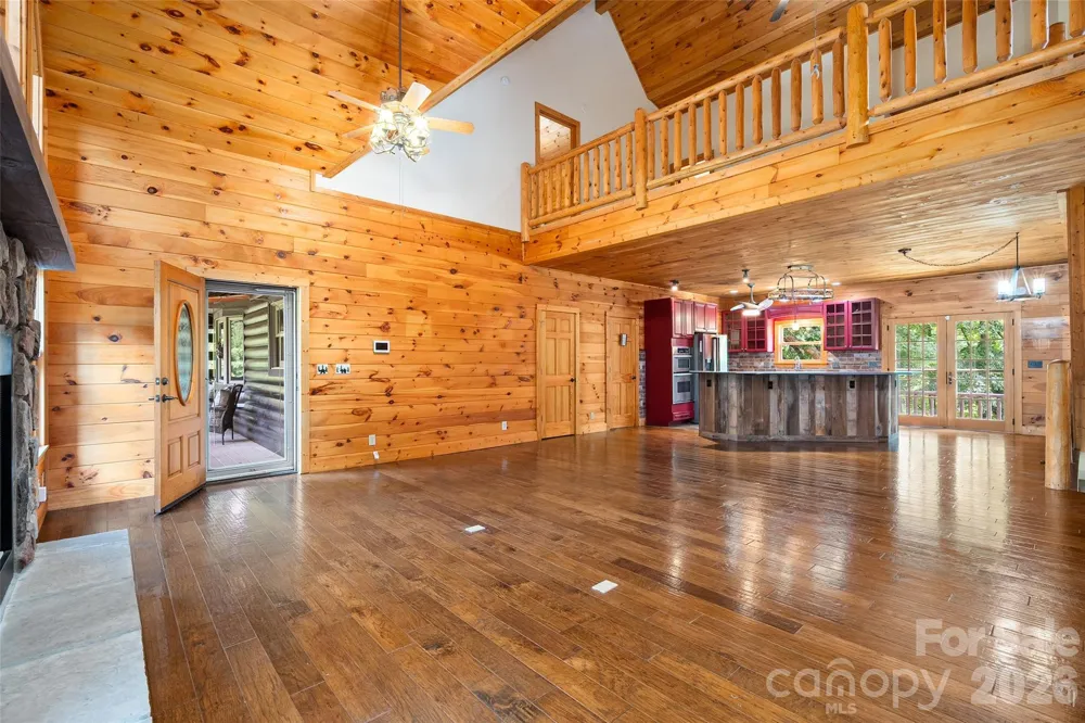 42 Chinaberry Court Waynesville, NC 28785