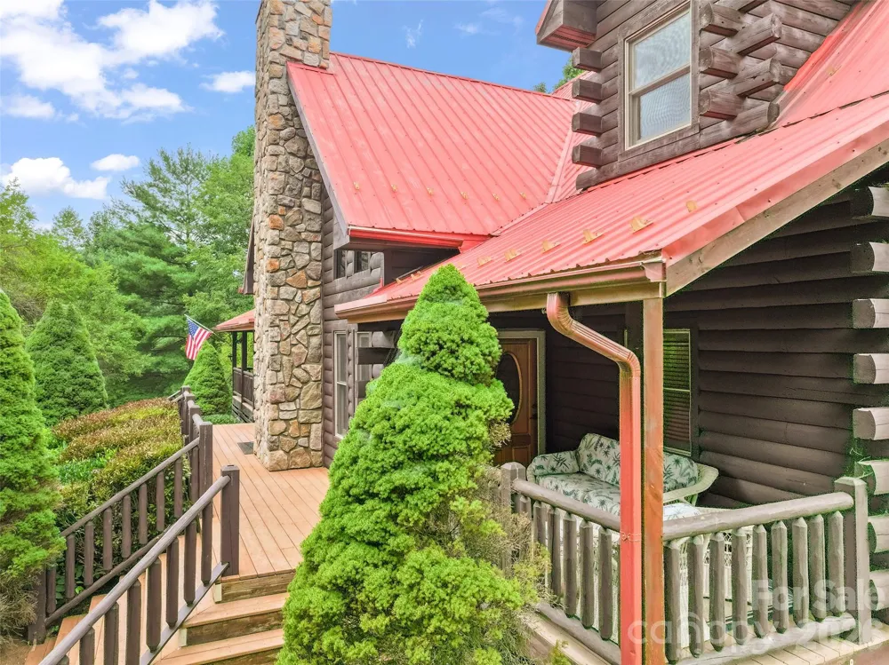 42 Chinaberry Court Waynesville, NC 28785