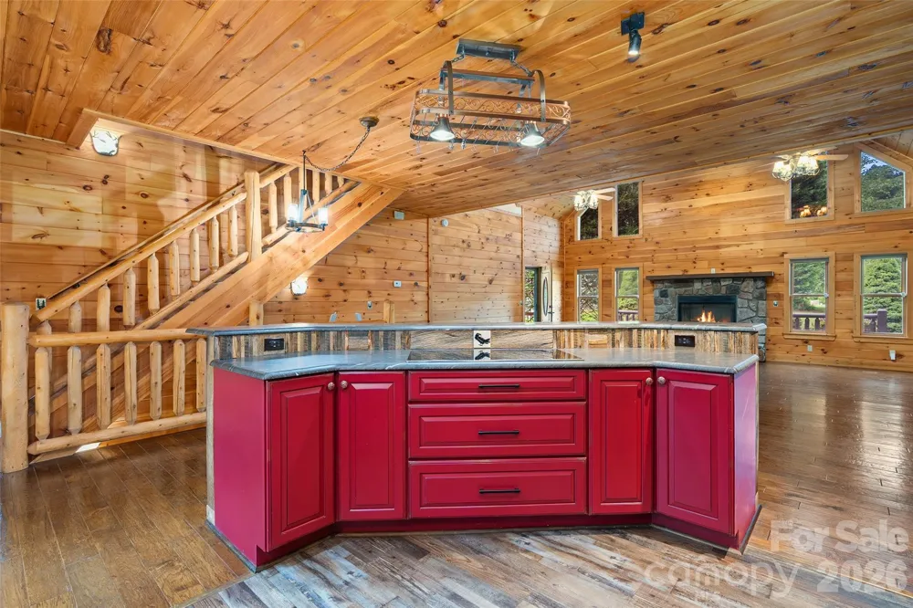 42 Chinaberry Court Waynesville, NC 28785