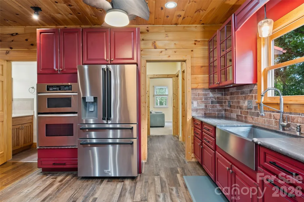 42 Chinaberry Court Waynesville, NC 28785