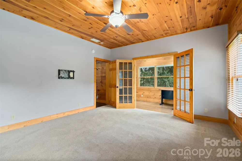 42 Chinaberry Court Waynesville, NC 28785