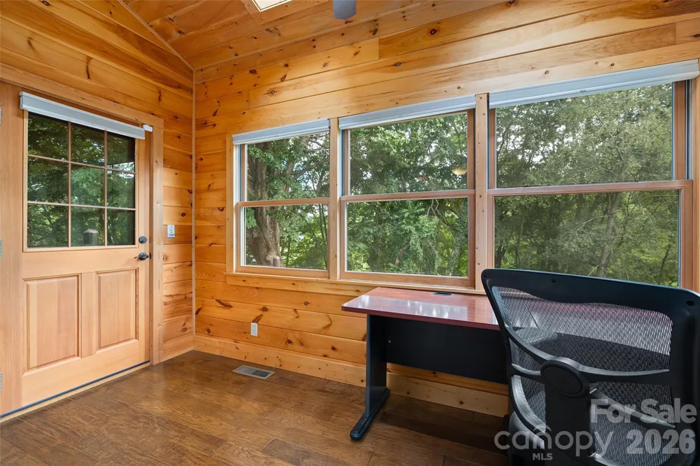 42 Chinaberry Court Waynesville, NC 28785
