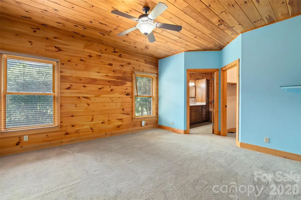 42 Chinaberry Court Waynesville, NC 28785