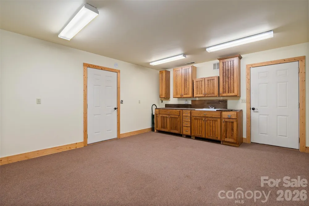 42 Chinaberry Court Waynesville, NC 28785
