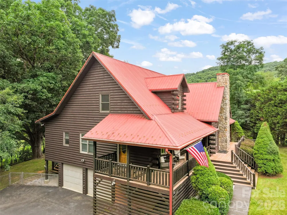 42 Chinaberry Court Waynesville, NC 28785