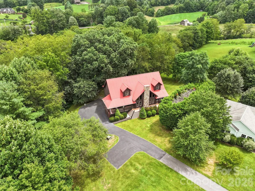 42 Chinaberry Court Waynesville, NC 28785