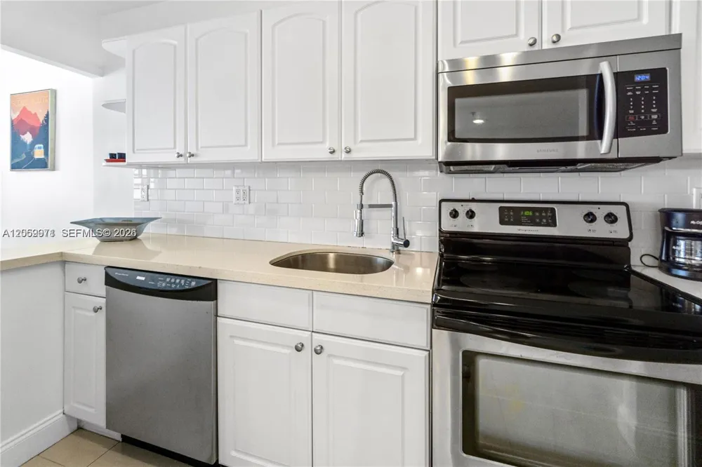 100 Lincoln Rd #1503 Miami Beach, FL 33139