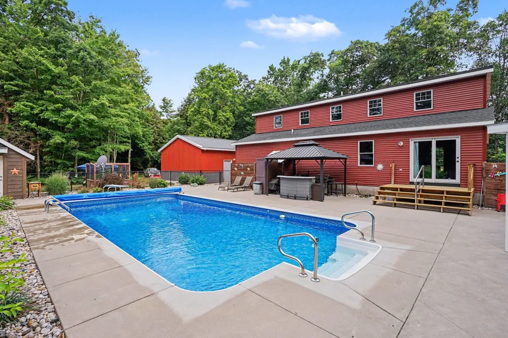 6914 S 128th Avenue Rothbury, MI 49452