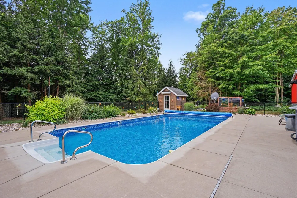 6914 S 128th Avenue Rothbury, MI 49452