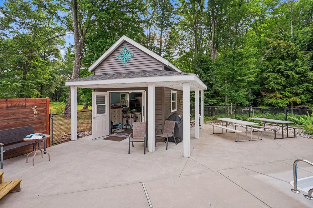 6914 S 128th Avenue Rothbury, MI 49452