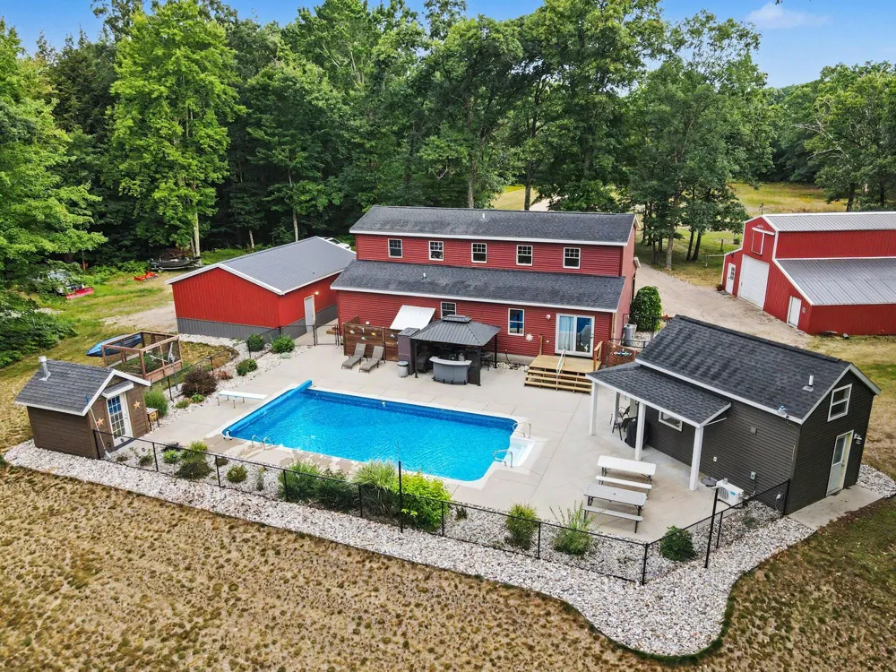 6914 S 128th Avenue Rothbury, MI 49452