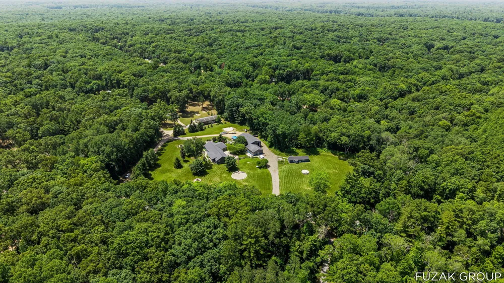 1780 Shady Lane Allegan, MI 49010
