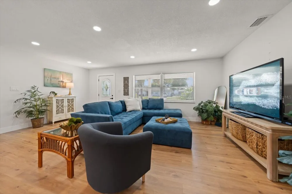 8879 111TH STREET Seminole, FL 33772