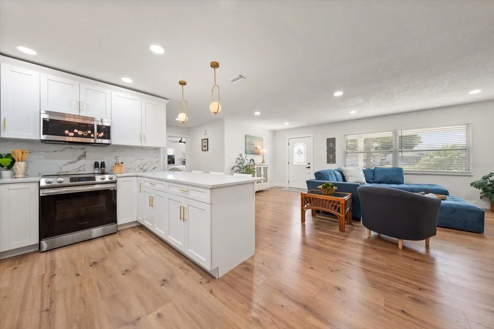 8879 111TH STREET Seminole, FL 33772