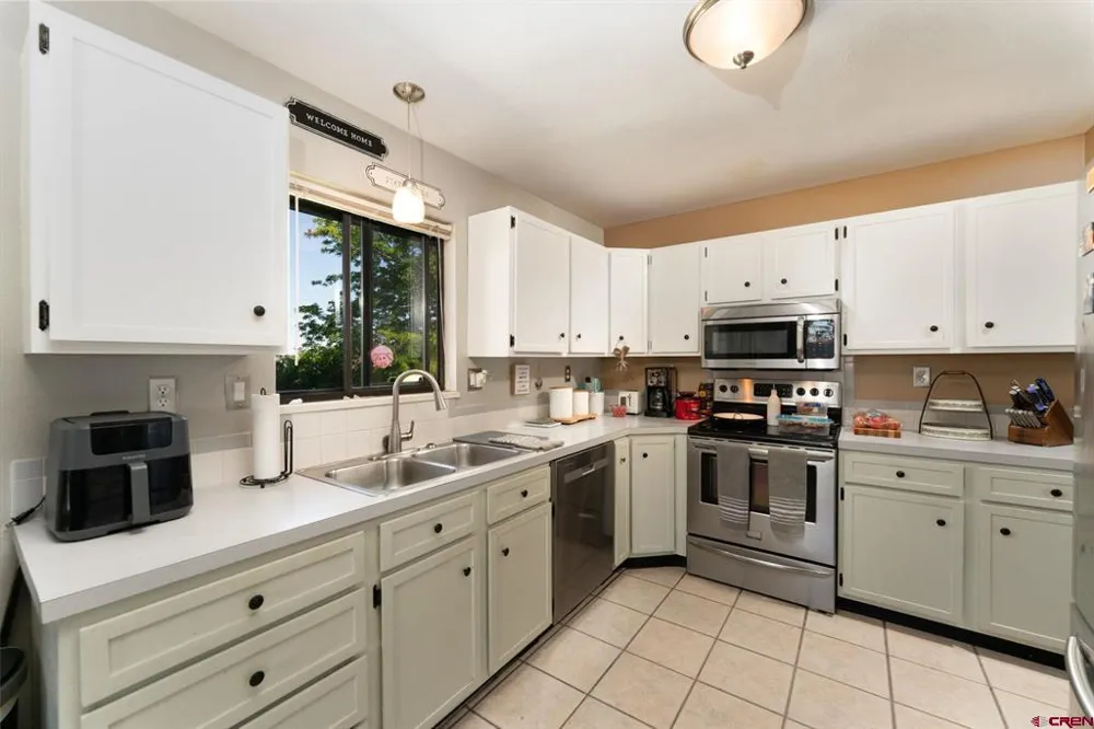 1538 Manchester Drive Montrose, CO 81401