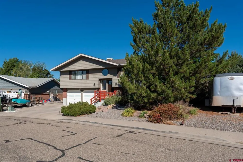 1538 Manchester Drive Montrose, CO 81401