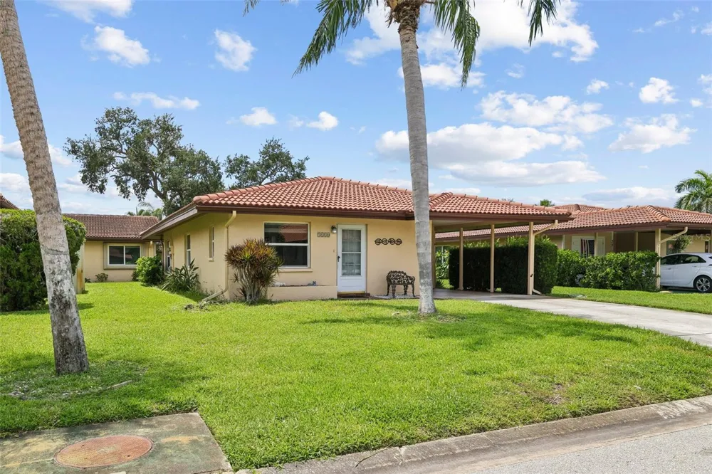 3210 CAMBRIDGE AVENUE Bradenton, FL 34207