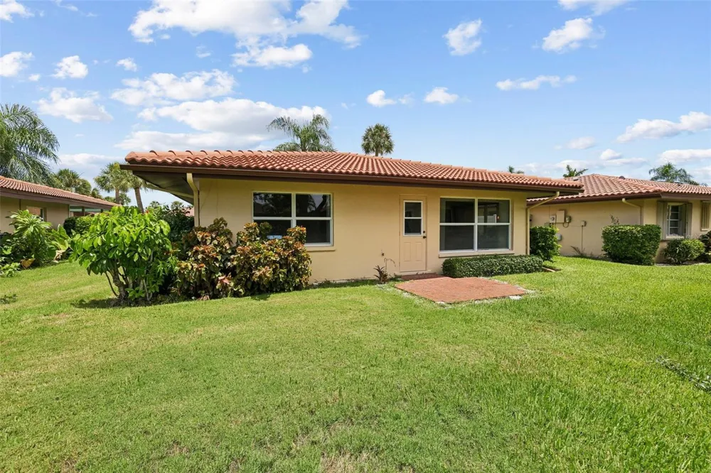 3210 CAMBRIDGE AVENUE Bradenton, FL 34207