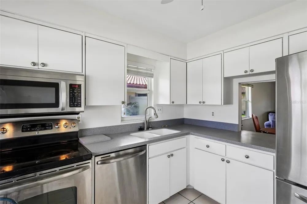 3210 CAMBRIDGE AVENUE Bradenton, FL 34207