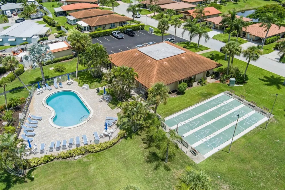 3210 CAMBRIDGE AVENUE Bradenton, FL 34207