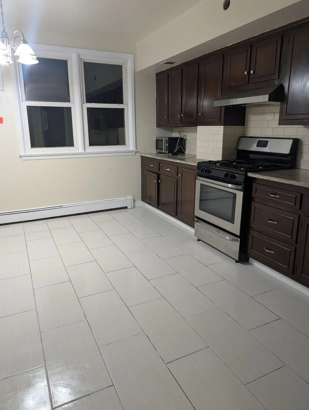 75 EAST 27TH ST Bayonne, NJ 07002