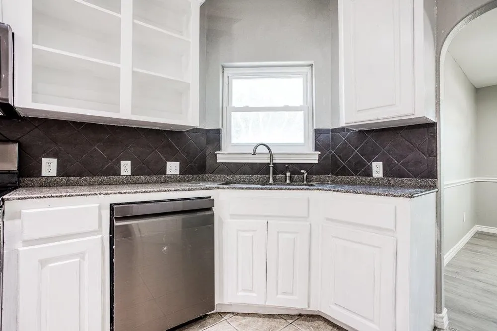 2407 Park Wood Drive Portland, TX 78374