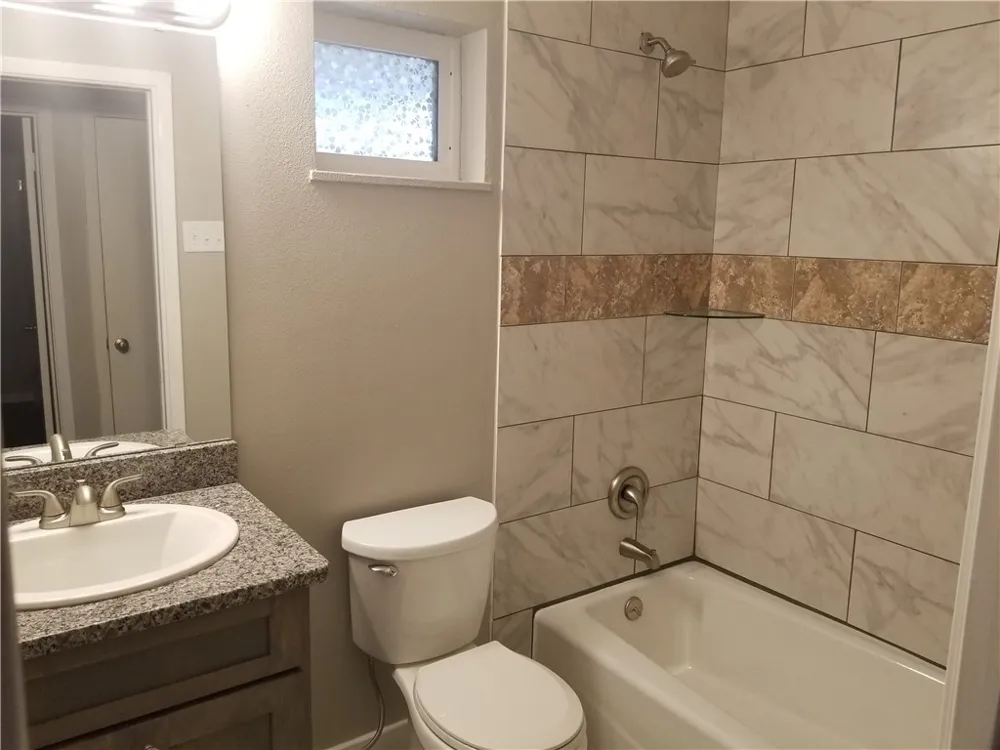 106 E Janin Circle Portland, TX 78374