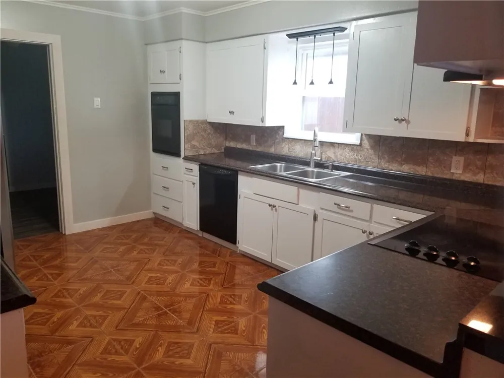 106 E Janin Circle Portland, TX 78374