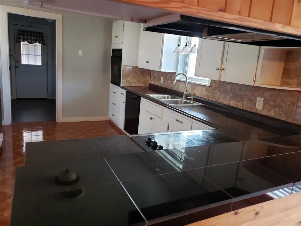 106 E Janin Circle Portland, TX 78374