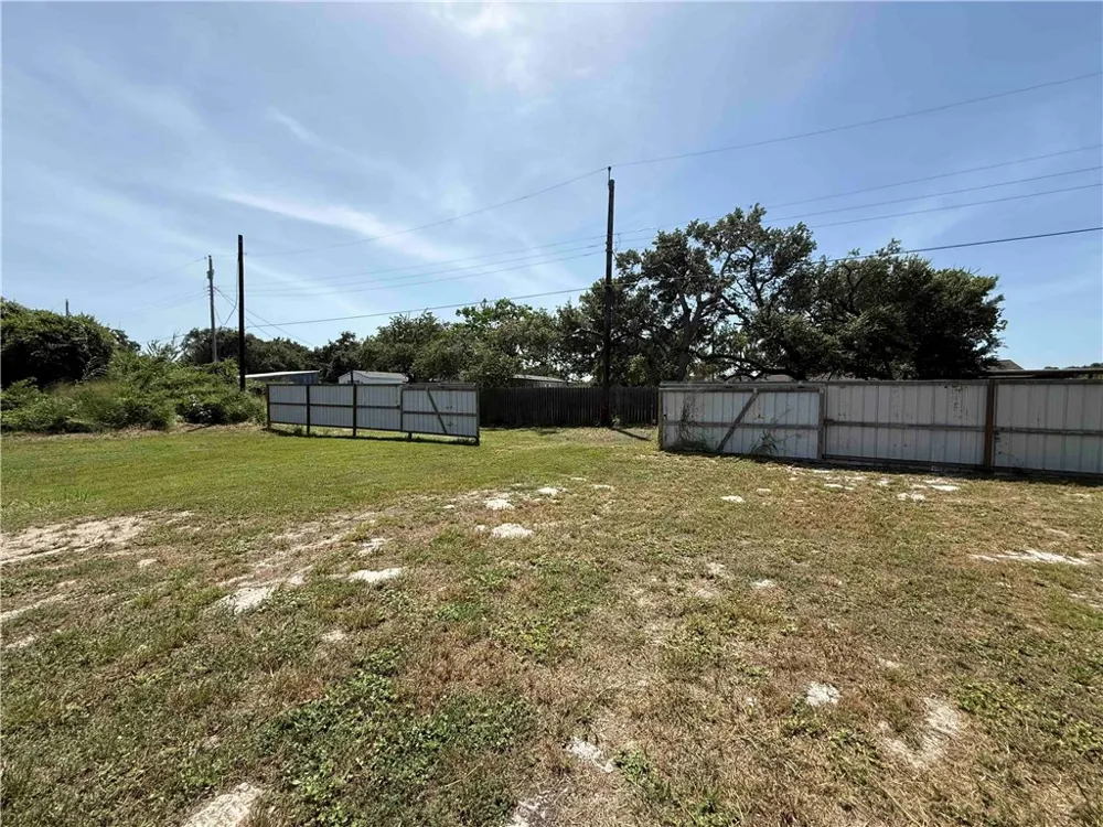 336 8th Aransas Pass, TX 78336
