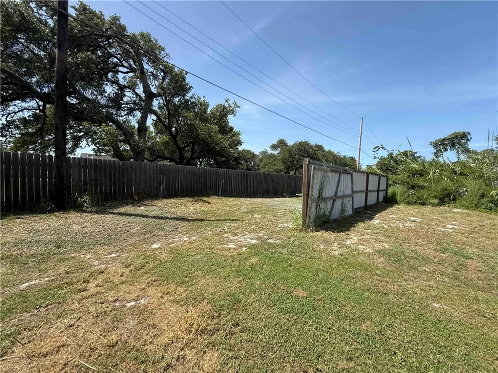336 8th Aransas Pass, TX 78336