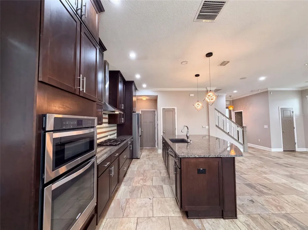 7304 MILESTONE DRIVE Apollo Beach, FL 33572