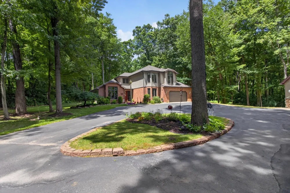 5025 Firethorne Drive Jackson, MI 49201